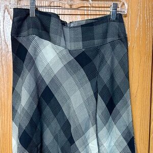 East 5th Gray and Black Asymmetrical Midi Skirt Sz 6